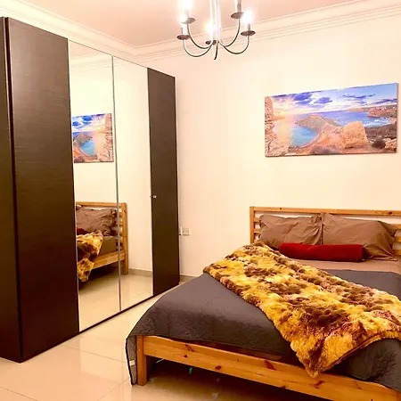 Seafront Harbour Haven - Steps To Ferry, Shops And Beaches Apartamento *