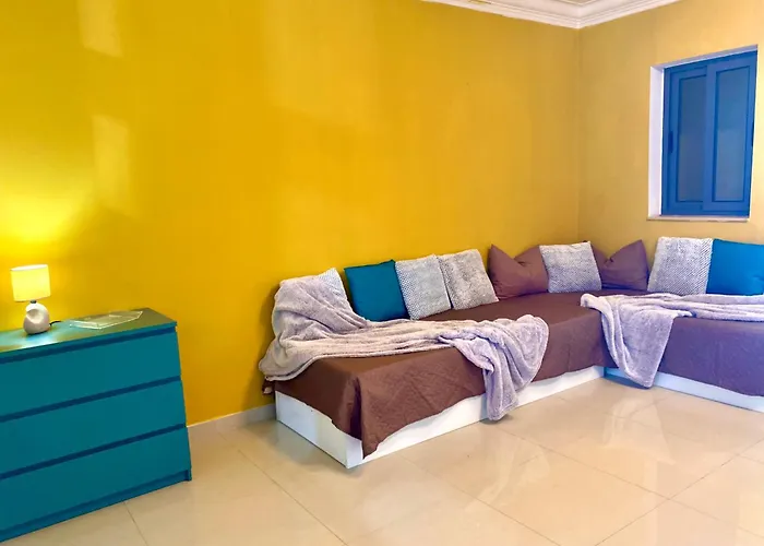 Seafront Harbour Haven - Steps To Ferry, Shops And Beaches Apartment