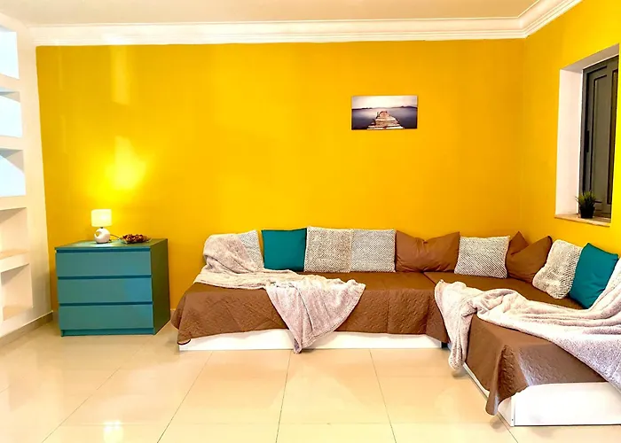 Apartment Seafront Harbour Haven - Steps To Ferry, Shops And Beaches *