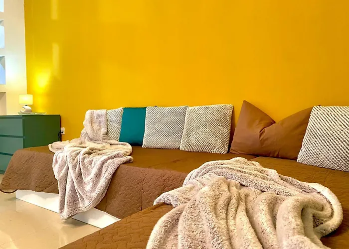 Seafront Harbour Haven - Steps To Ferry, Shops And Beaches Sliema