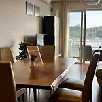 Seafront Harbour Haven - Steps To Ferry, Shops And Beaches 아파트 *
