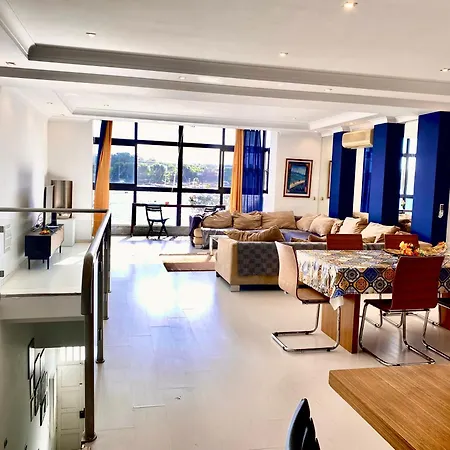 Apartamento Seafront Harbour Haven - Steps To Ferry, Shops And Beaches