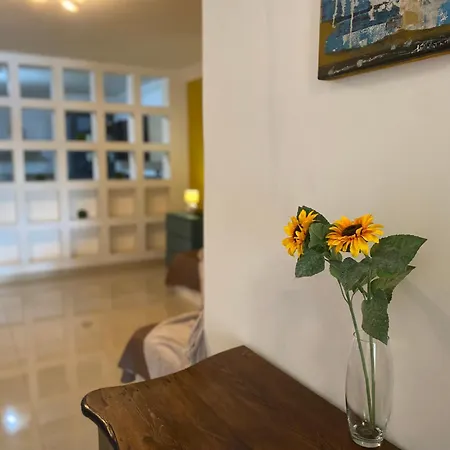 Seafront Harbour Haven - Steps To Ferry, Shops And Beaches * Sliema