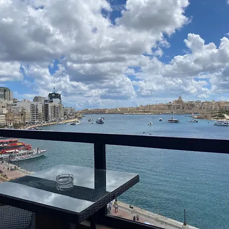 Apartamento Seafront Harbour Haven - Steps To Ferry, Shops And Beaches