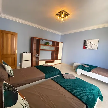Seafront Harbour Haven - Steps To Ferry, Shops And Beaches Apartment