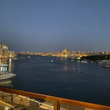 شقة Seafront Harbour Haven - Steps To Ferry, Shops And Beaches