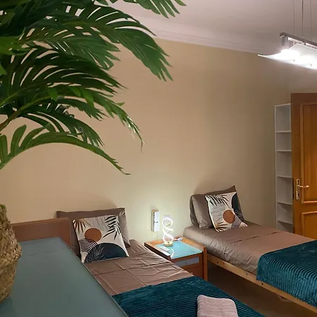 Apartment Seafront Harbour Haven - Steps To Ferry, Shops And Beaches *