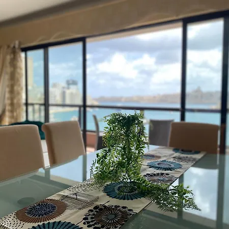 Seafront Harbour Haven - Steps To Ferry, Shops And Beaches * Sliema