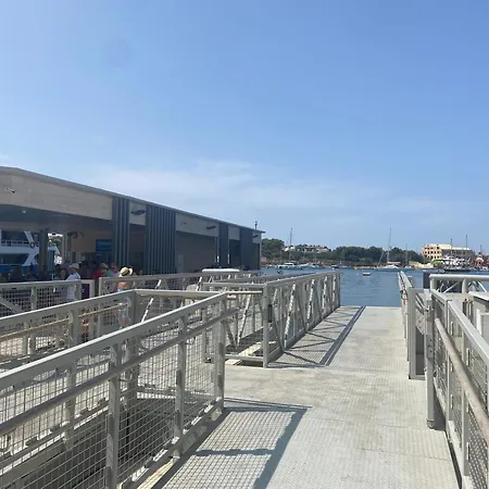 Seafront Harbour Haven - Steps To Ferry, Shops And Beaches Sliema
