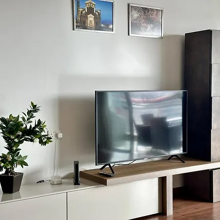 Seafront Harbour Haven - Steps To Ferry, Shops And Beaches Sliema