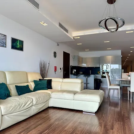 Lägenhet Seafront Harbour Haven - Steps To Ferry, Shops And Beaches Sliema