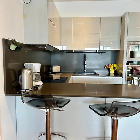 Seafront Harbour Haven - Steps To Ferry, Shops And Beaches * Sliema