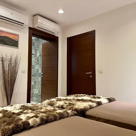 Seafront Harbour Haven - Steps To Ferry, Shops And Beaches Lägenhet