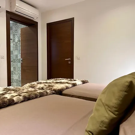 Seafront Harbour Haven - Steps To Ferry, Shops And Beaches * Sliema