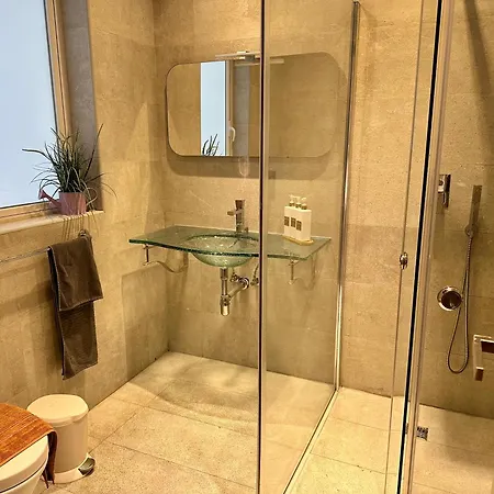 Seafront Harbour Haven - Steps To Ferry, Shops And Beaches Sliema