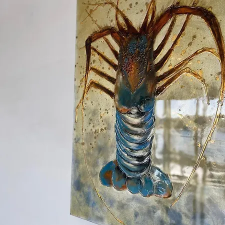 Seafront Harbour Haven - Steps To Ferry, Shops And Beaches