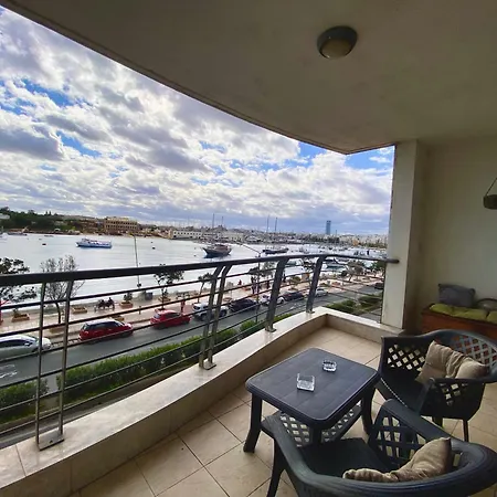 Seafront Harbour Haven - Steps To Ferry, Shops And Beaches Sliema
