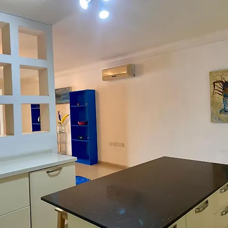 Seafront Harbour Haven - Steps To Ferry, Shops And Beaches *