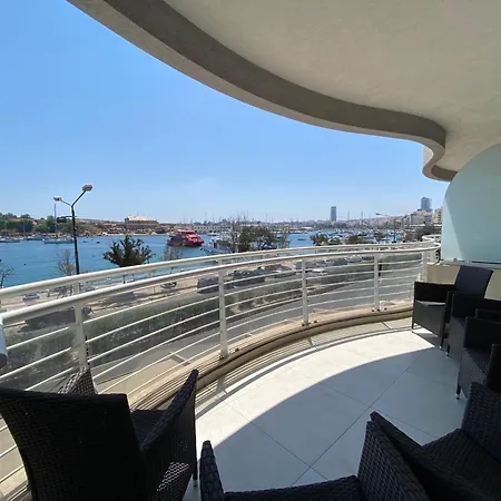 Appartement Seafront Harbour Haven - Steps To Ferry, Shops And Beaches Sliema