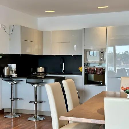 Apartmán Seafront Harbour Haven - Steps To Ferry, Shops And Beaches *