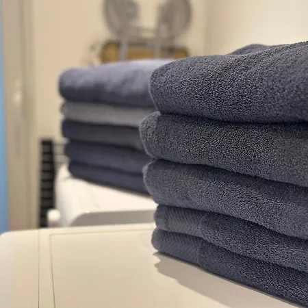 Seafront Harbour Haven - Steps To Ferry, Shops And Beaches * Sliema