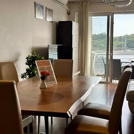 Seafront Harbour Haven - Steps To Ferry, Shops And Beaches Apartmán *