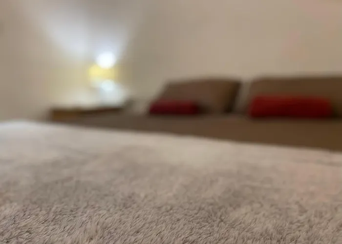 Seafront Harbour Haven - Steps To Ferry, Shops And Beaches