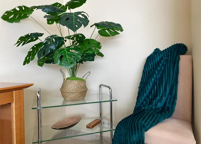 Seafront Harbour Haven - Steps To Ferry, Shops And Beaches 아파트