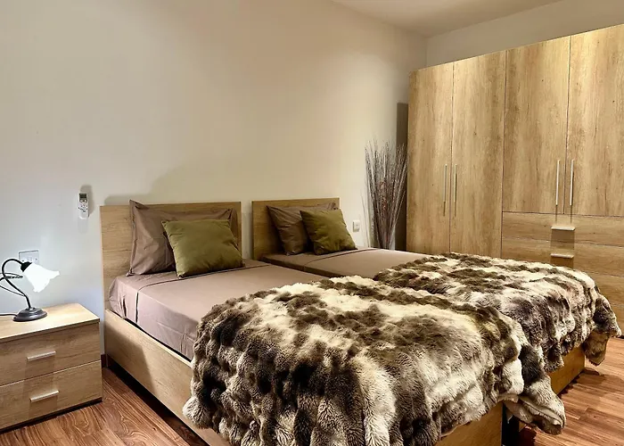 Seafront Harbour Haven - Steps To Ferry, Shops And Beaches *