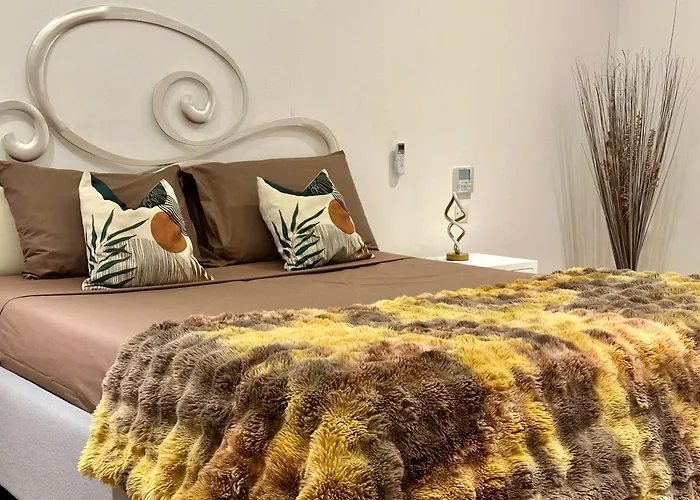 Seafront Harbour Haven - Steps To Ferry, Shops And Beaches