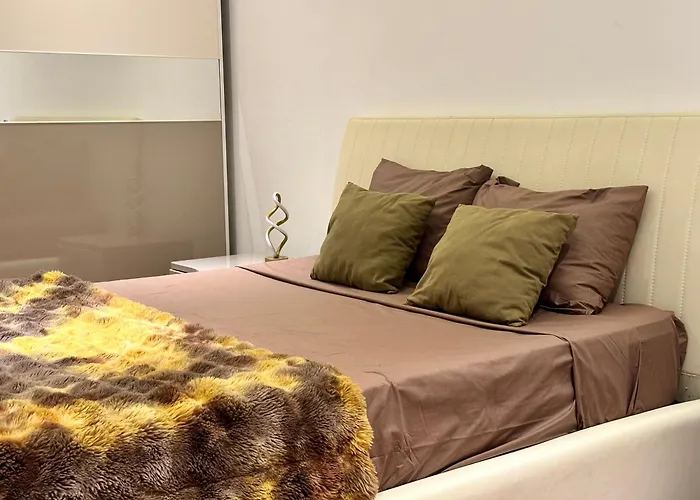 Seafront Harbour Haven - Steps To Ferry, Shops And Beaches 아파트 슬리에마