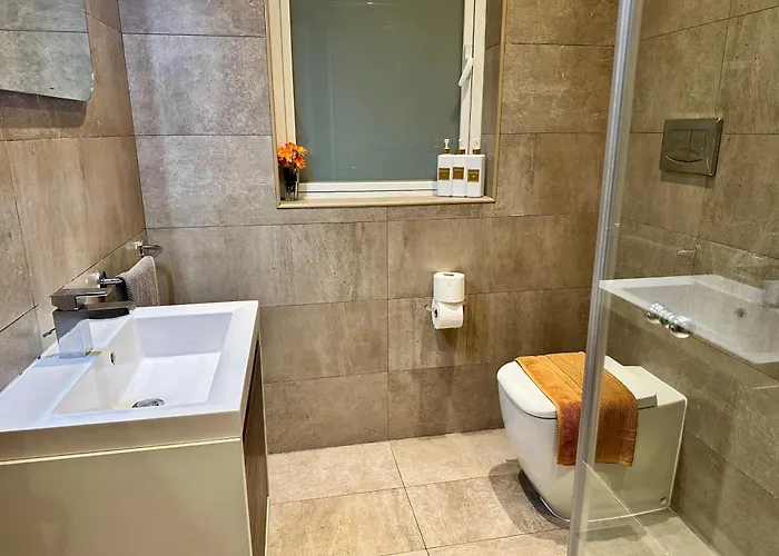 아파트 Seafront Harbour Haven - Steps To Ferry, Shops And Beaches 슬리에마