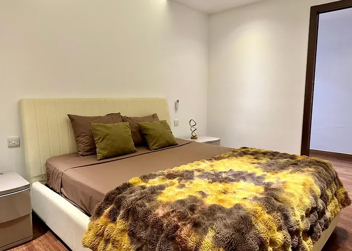 Seafront Harbour Haven - Steps To Ferry, Shops And Beaches